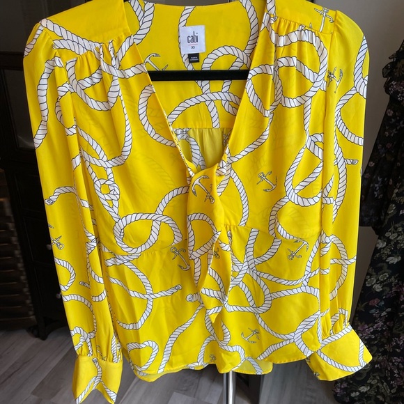 Cabi Blouse - Picture 1 of 8